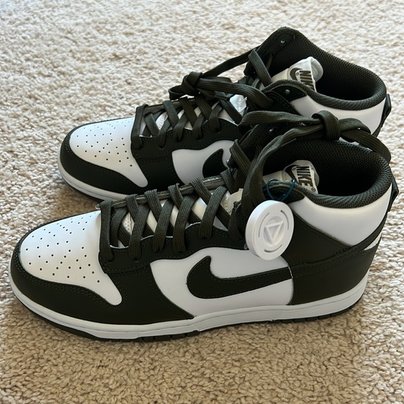 Men’s Nike Dunk High - Picture 5 of 9